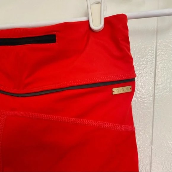 Alala Captain Crop Tights in Fiery Red 🔥 - Picture 5 of 7